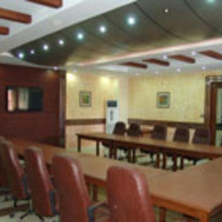 Rajone Hotel Φαϊσαλάμπαντ Εξωτερικό φωτογραφία
