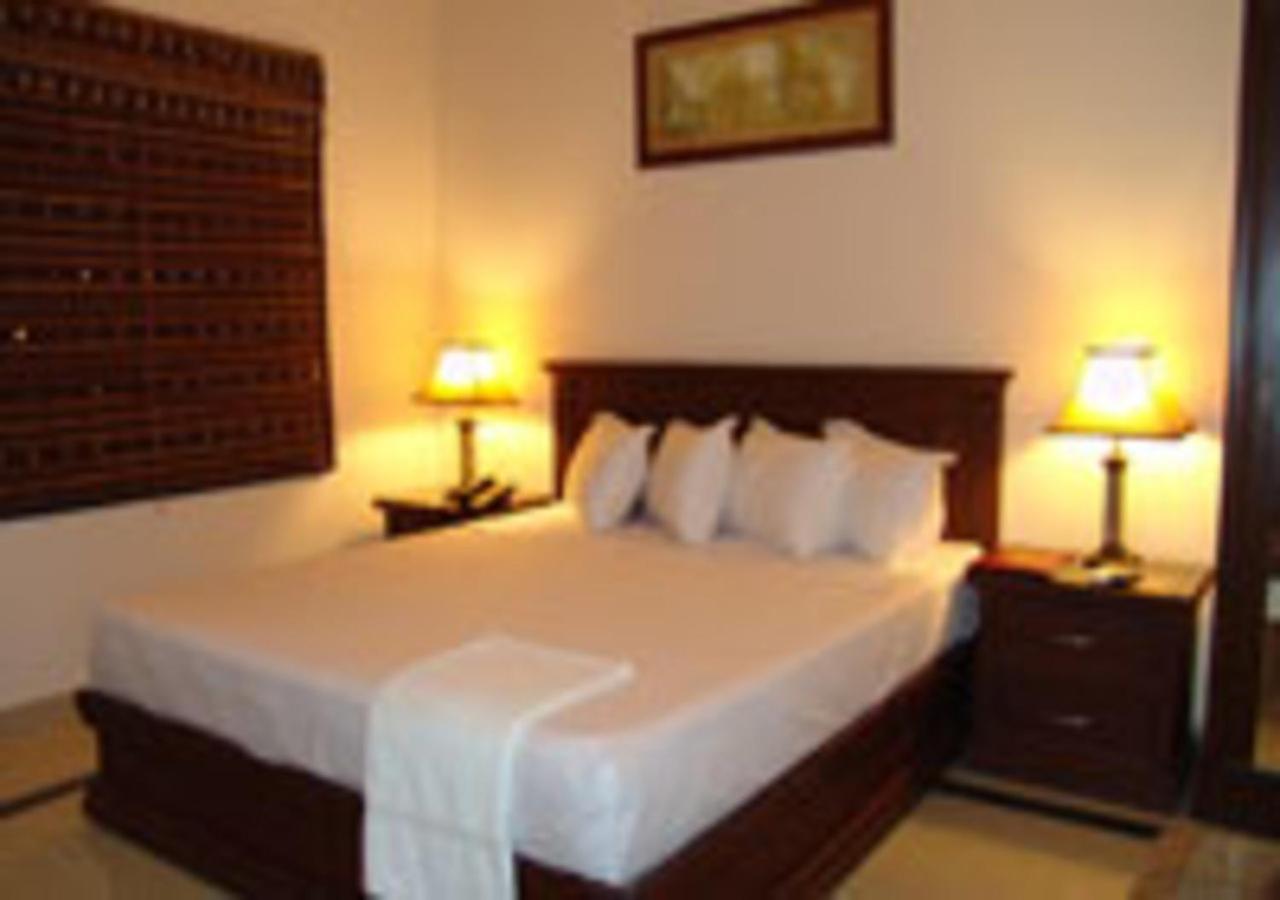 Rajone Hotel Φαϊσαλάμπαντ Εξωτερικό φωτογραφία