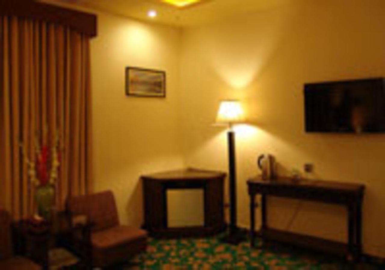 Rajone Hotel Φαϊσαλάμπαντ Εξωτερικό φωτογραφία