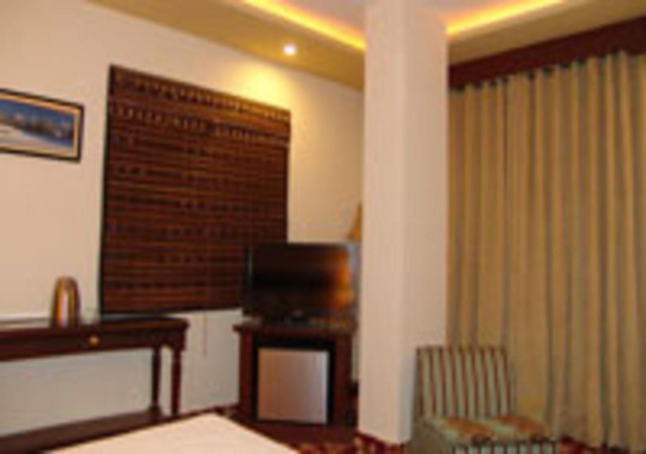 Rajone Hotel Φαϊσαλάμπαντ Εξωτερικό φωτογραφία