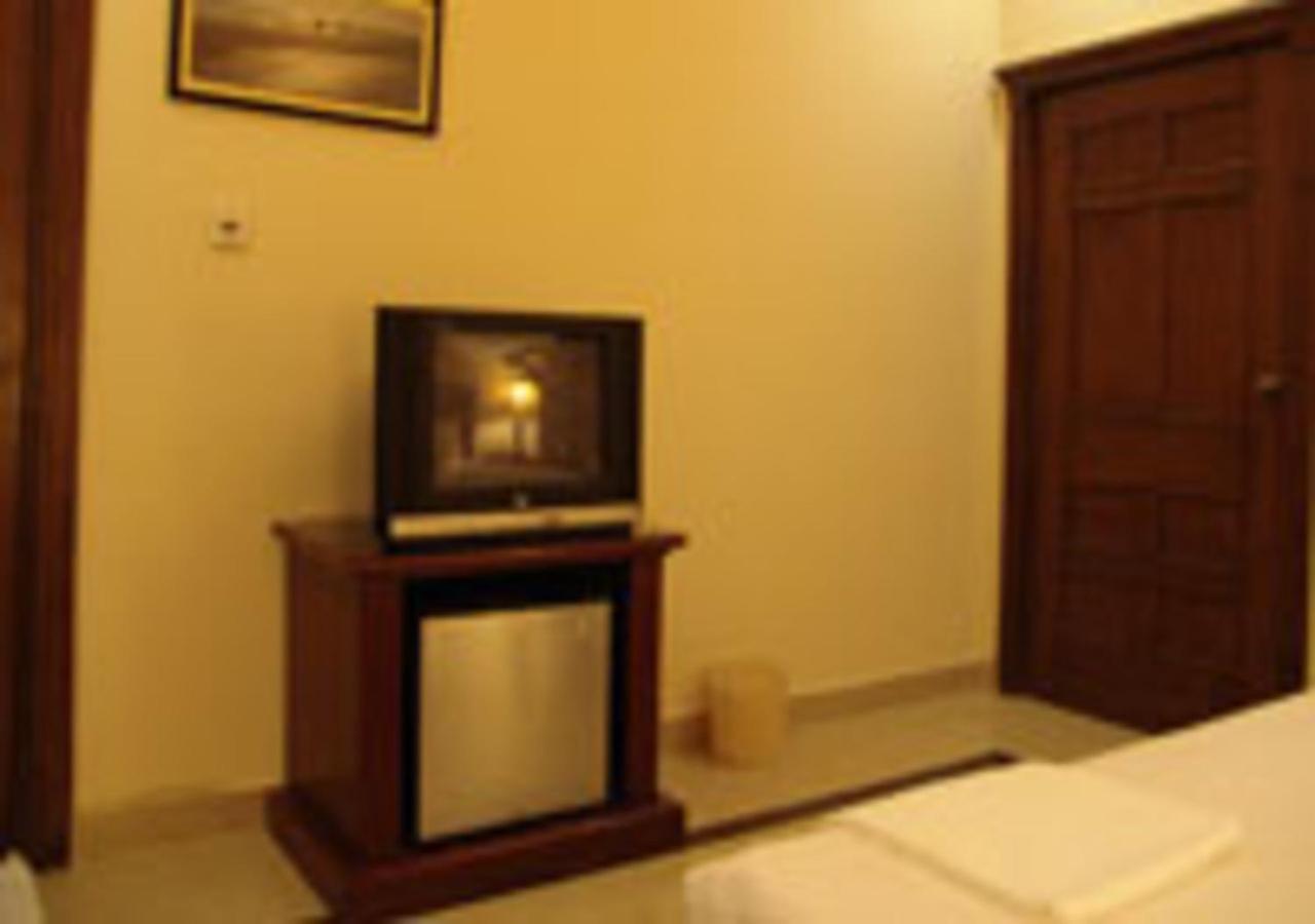 Rajone Hotel Φαϊσαλάμπαντ Εξωτερικό φωτογραφία